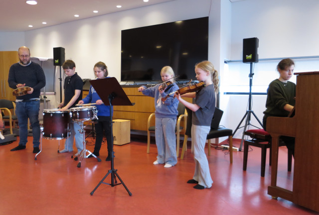 T�nleikar � Dyngju