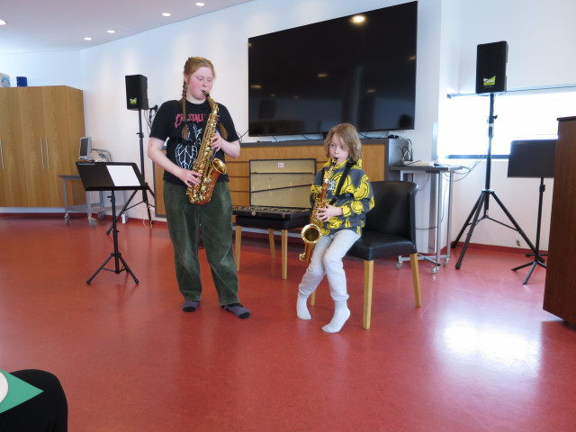 T�nleikar � Dyngju